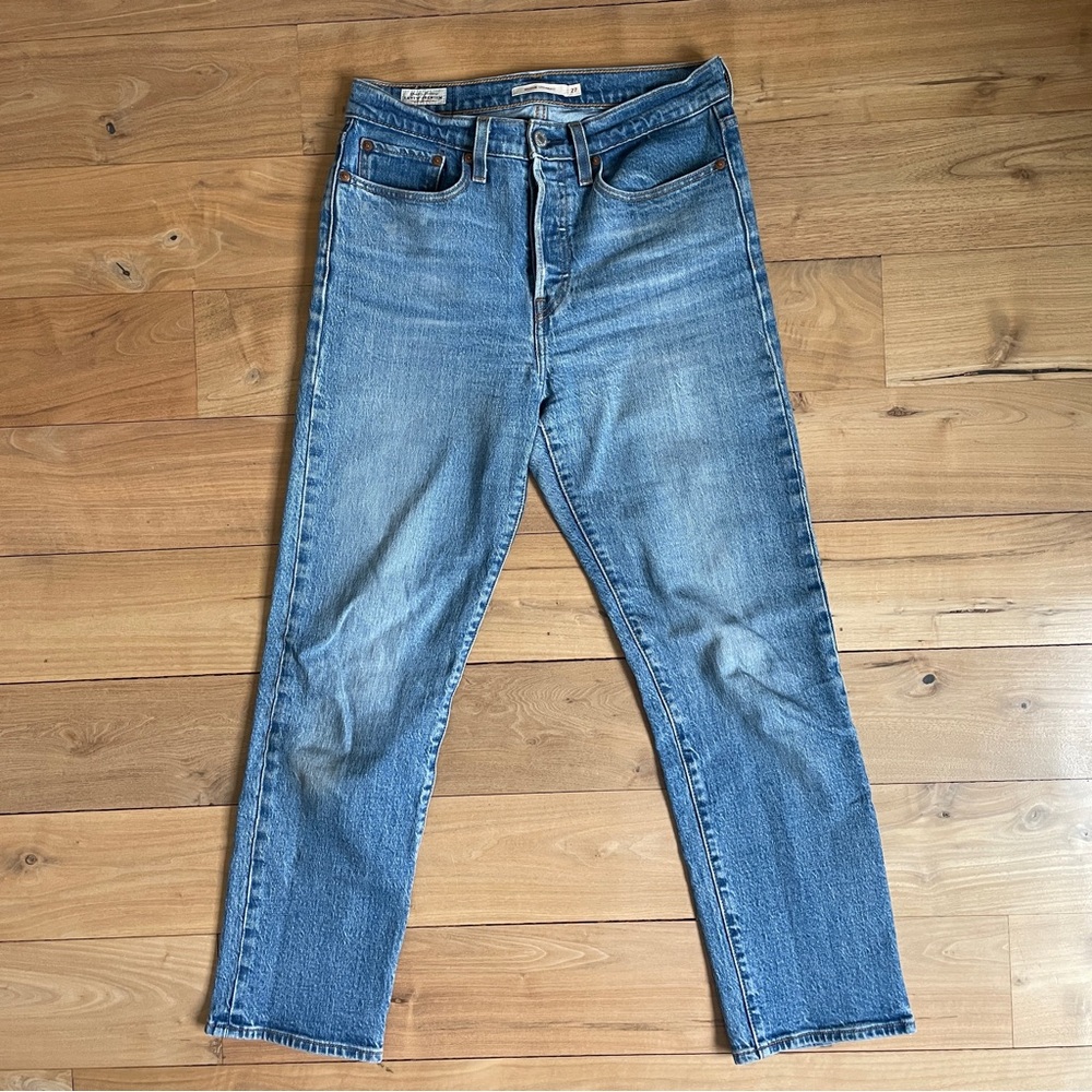 Levi’s Wedgie Straight Button Fly Classic Blue Denim Jeans